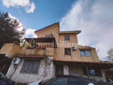 Villa unifamiliare, buono stato, 204 m², Altofonte