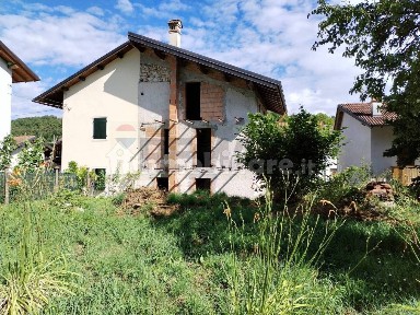 Seren del Grappa, Via Damiano Chiesa, 1