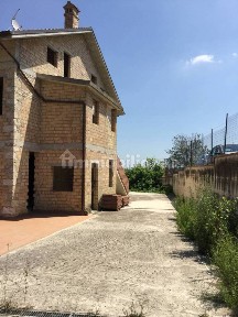 Villa unifamiliare monticelli alto, Ascoli Piceno