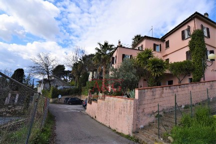 Colli del Tronto, Via Cavour