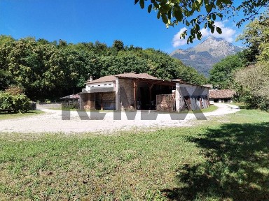 Terratetto unifamiliare 390 m², buono stato, Centro, Santa Giustina