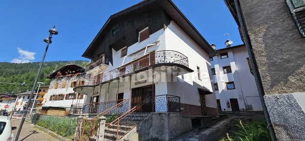 Santo Stefano di Cadore, Piazza S.Giacomo 5