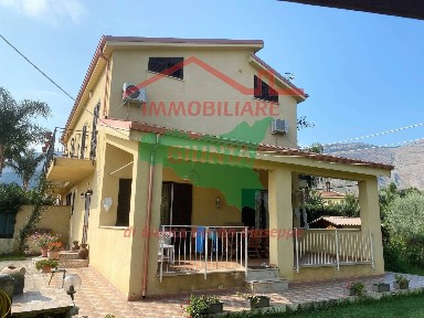 Villa bifamiliare via Fondo Crocco, Torre Muzza, Carini