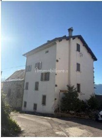 Casa indipendente all'asta via Giulio De Felip, 3, Alpago