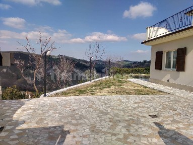 Villa unifamiliare frazione Monticelli 246, Ascoli Piceno