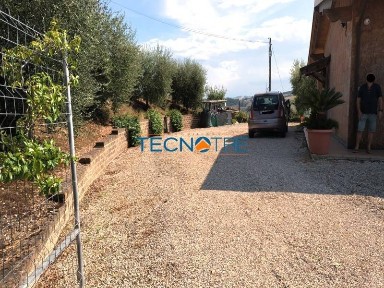 Villa unifamiliare Contrada Collelungo 24, Monsampolo del Tronto
