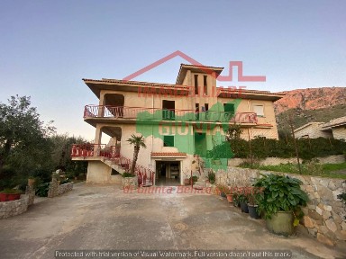 Villa bifamiliare via Alcide De Gasperi, Centro, Cinisi