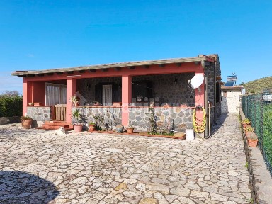 Villa bifamiliare Contrada Oliastrello, Ustica