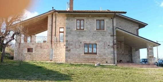 Villa all'asta via Galluccio 22, Folignano