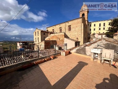 Villa unifamiliare piazza Roma, Centro, Monsampolo del Tronto