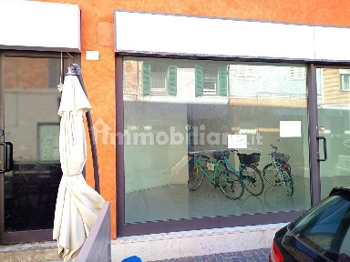 Pesaro, Centro Storico, Via Camillo Benso di Cavour