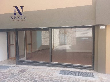 Locale commerciale in Affitto