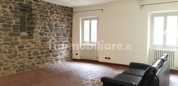 Terratetto unifamiliare 123 m², buono stato, Castelfranco Di Sopra, Castelfranco Piandisco