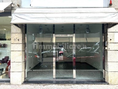 Locale commerciale in Affitto
