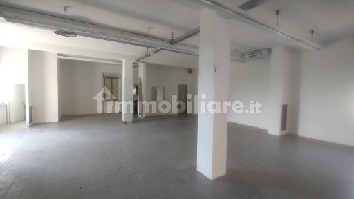 Locale commerciale in Affitto