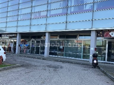 Locale commerciale in Affitto