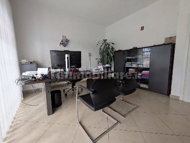 Locale commerciale in Affitto