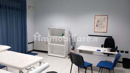 Locale commerciale in Affitto