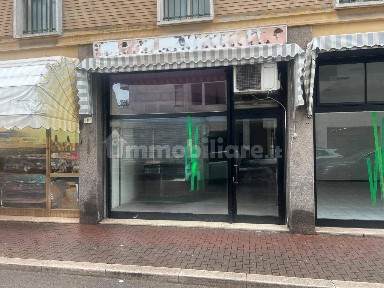 Locale commerciale in Affitto