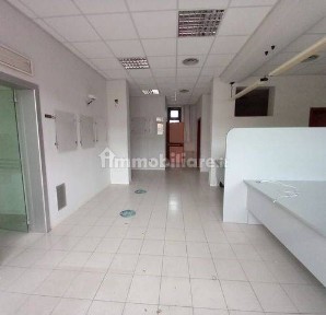 Locale commerciale in Affitto