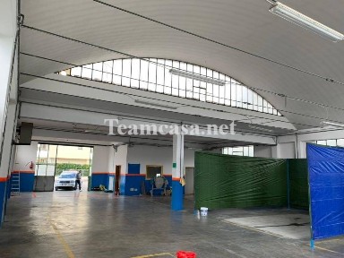 Locale commerciale in Affitto