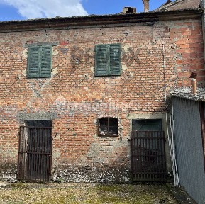 Terratetto plurifamiliare 131 m², da ristrutturare, Cortona