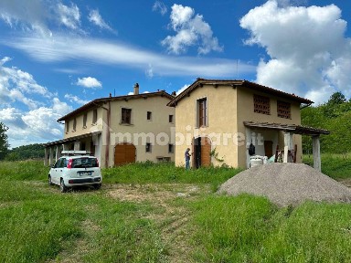 Castelfranco Piandisco, Località Il Pino