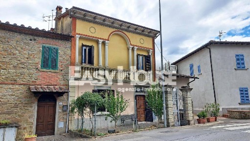Loro Ciuffenna, Via Duca degli Abruzzi-San Giustino, 16