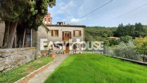 Terratetto unifamiliare 140 m², da ristrutturare, Terranuova Bracciolini