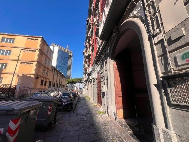 Napoli, Vasto, Via bari, 71