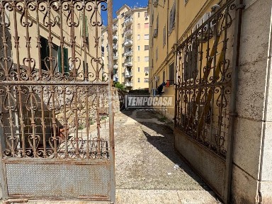 Napoli, Bagnoli, Via Enea