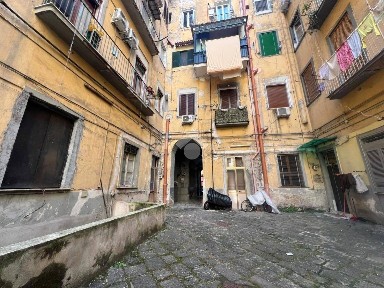 Napoli, Vasto, Via Bari, 25