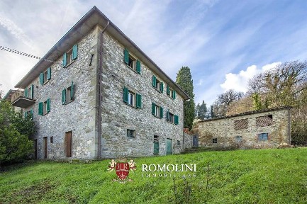 Terratetto unifamiliare 420 m², da ristrutturare, Caprese Michelangelo