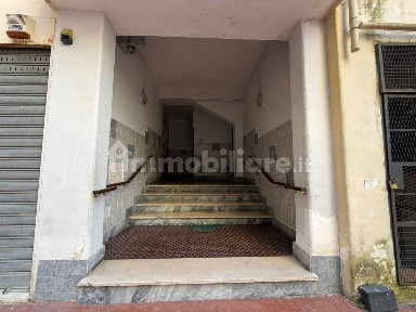 Napoli, Stella - Materdei, Largo Caterina Volpicelli, 5