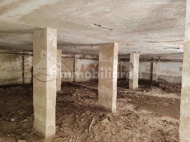 Magazzino - Deposito in Vendita