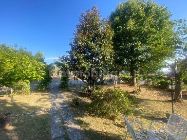 Terratetto unifamiliare 164 m², buono stato, Rigutino, Arezzo