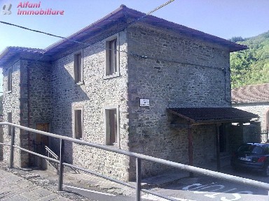 Terratetto unifamiliare 200 m², da ristrutturare, Faltona, Talla