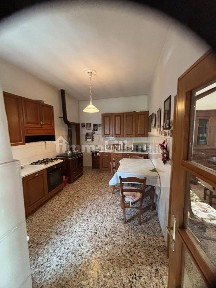 Terratetto unifamiliare 200 m², buono stato, Arezzo