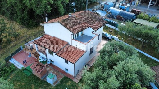 Terratetto unifamiliare 200 m², buono stato, Le Vertighe, Monte San Savino
