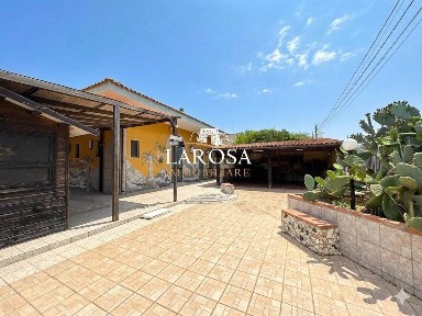 Ristorante con laboratorio in Vendita