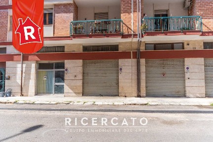 Locale commerciale in Vendita