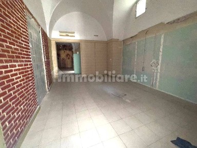 Locale commerciale in Vendita