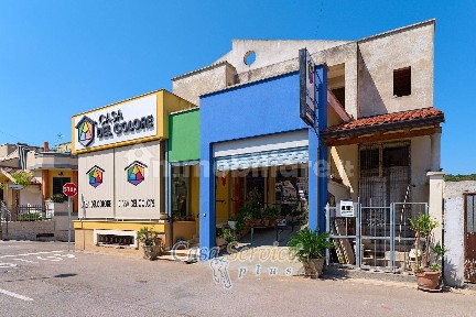Locale commerciale in Vendita