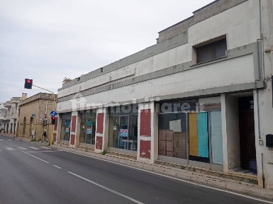 Locale commerciale in Vendita