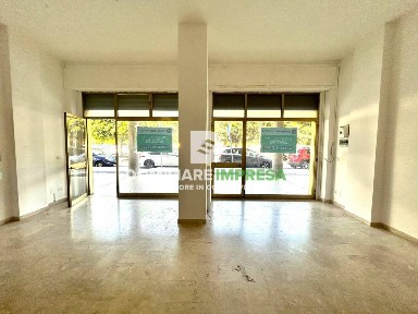 Locale commerciale in Vendita