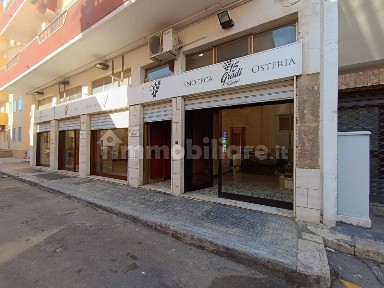 Locale commerciale in Vendita