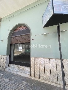 Locale commerciale in Vendita