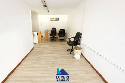Locale commerciale in Vendita