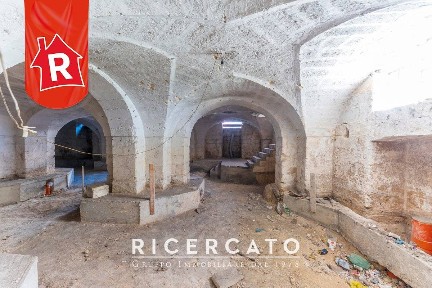 Locale commerciale in Vendita