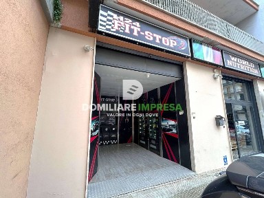 Locale commerciale in Vendita